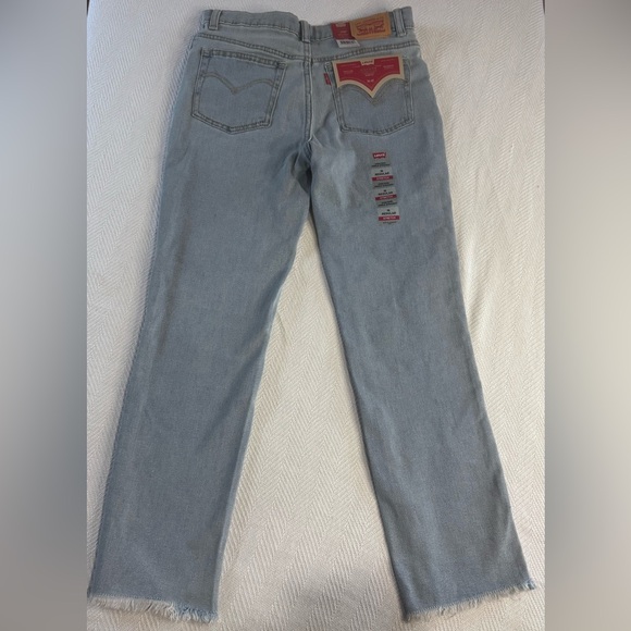 Kids Levi's High Rise Straight Legs Light Wash Blue Jeans. BNWT Size 16 - Picture 3 of 13